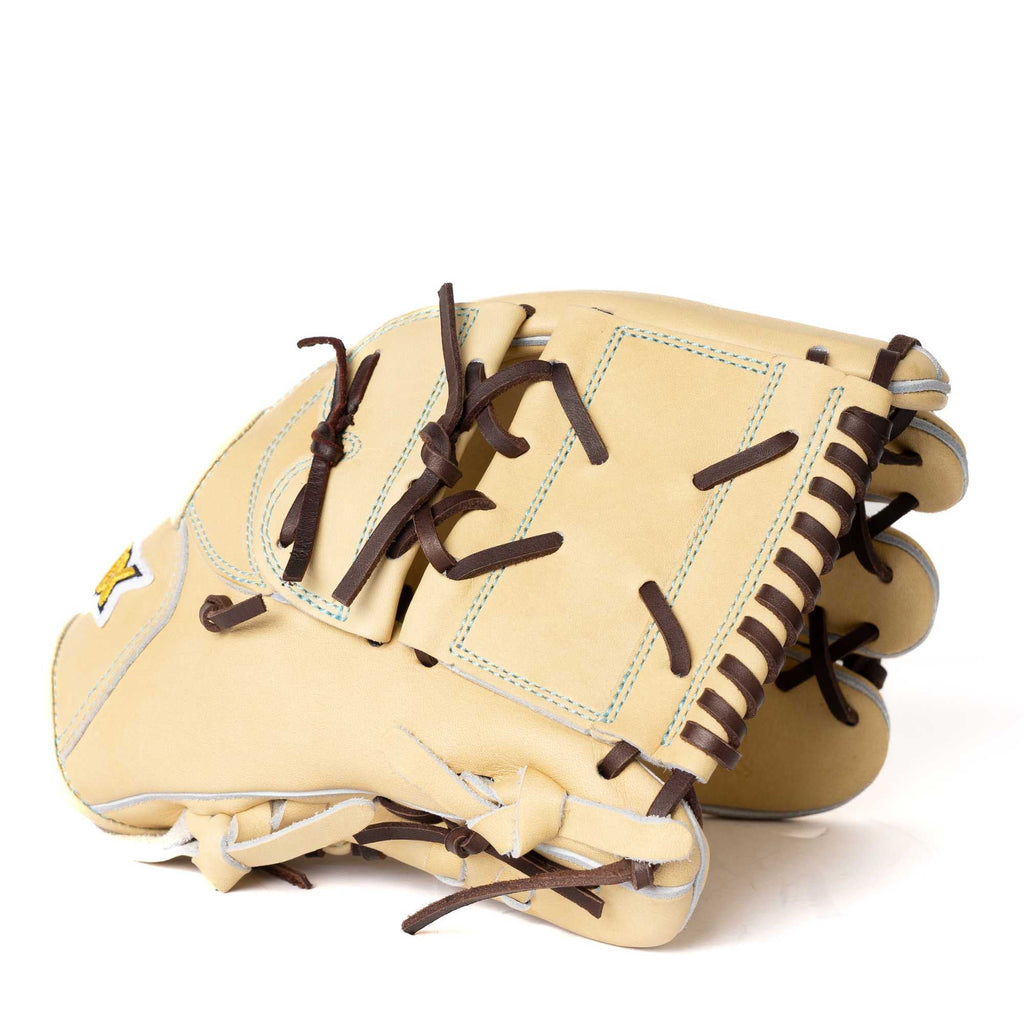 EN-7 | Pitcher | Blonde | 11.75"
